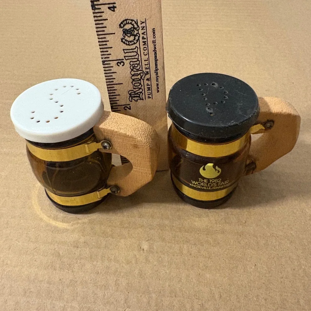 1982 World's Fair Knoxville TN‎ Salt & Pepper Shakers Mug Set Souvenir Vintage